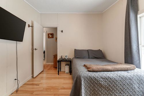 11 Beach Rd, Milton, VT, 05468-3694 | Card Image