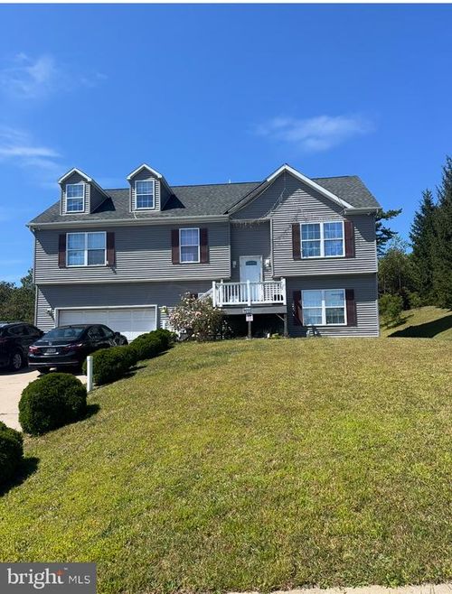 34 Sunset Dr, Hazle Township, PA, 18201-3513 | Card Image