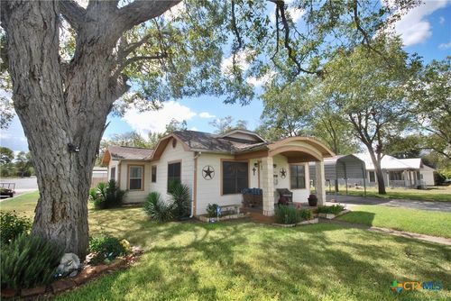 302 S Main St, Schulenburg, TX, 78956-2142 | Card Image