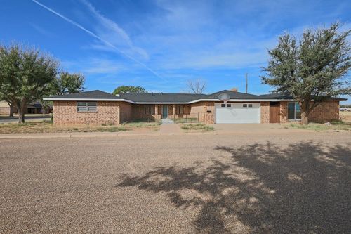  E Jackson Street, Levelland, TX, 79336 | Card Image