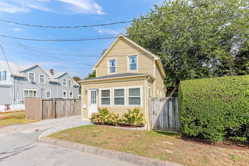 Atlas St, Fairhaven, MA 02719