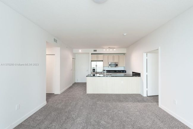2303-S - 79 Sw 12 Th St, Condo with 2 bedrooms, 2 bathrooms and null parking in Miami FL | Image 4