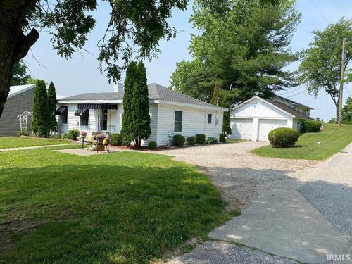 138 N Harrison St, Bloomfield, IN, 47424-1123 | Card Image