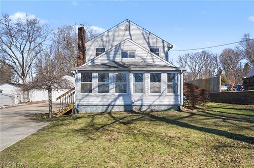 801 Chaffin Road, Akron, OH, 44306 | Card Image