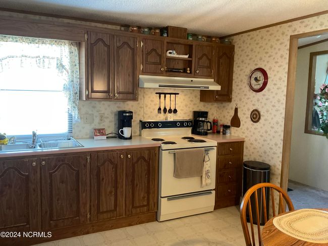 Kitchen | Image 24