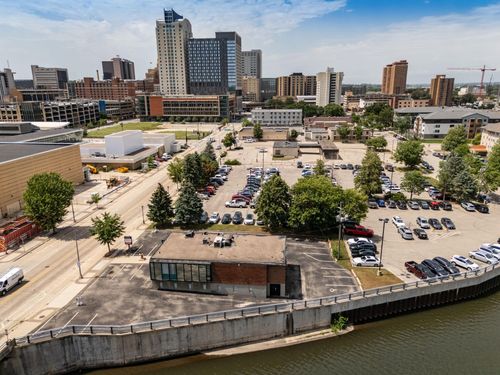 307 E Center St, Rochester, MN, 55904-3809 | Card Image