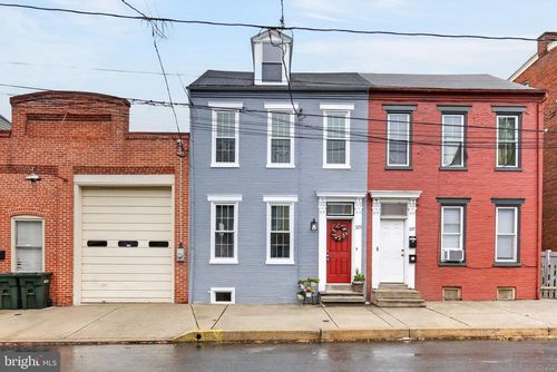 325 Cherry St, COLUMBIA, PA, 17512-1418 | Card Image
