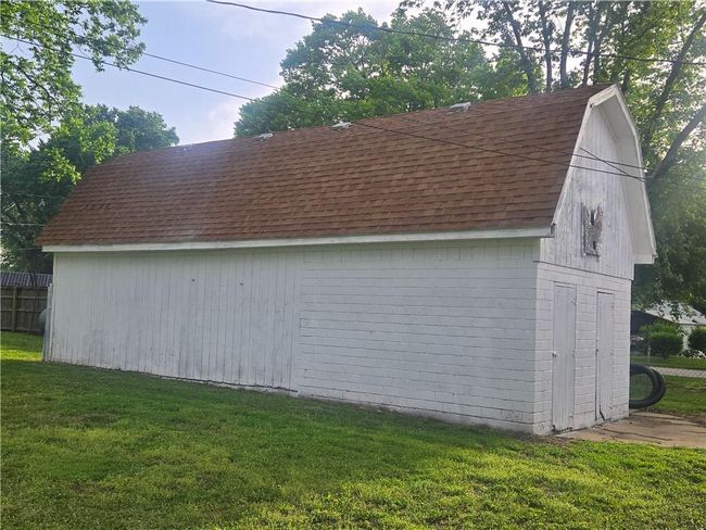 View of garage | Image 5