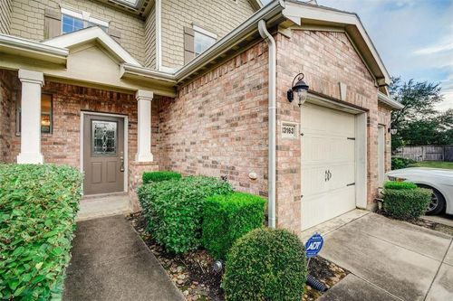 13163 Stratford Skies Ln, Houston, TX, 77072-0135 | Card Image