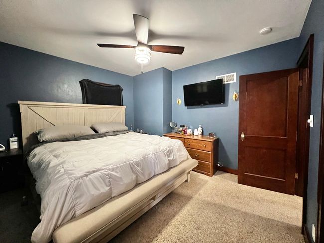 Primary Bedroom | Image 15