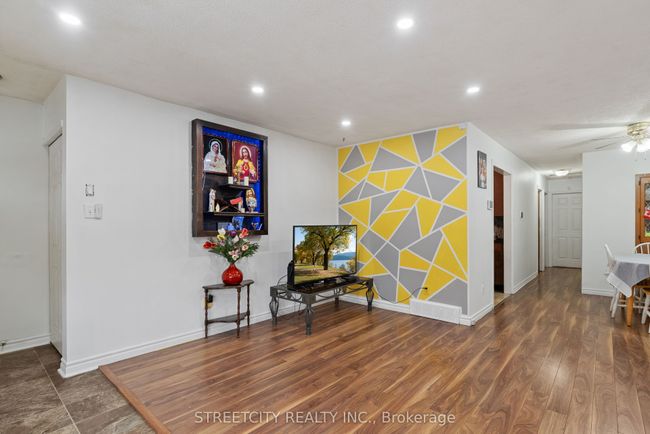 54 Brennan Dr, House attached with 5 bedrooms, 2 bathrooms and 2 parking in Strathroy ON | Image 4