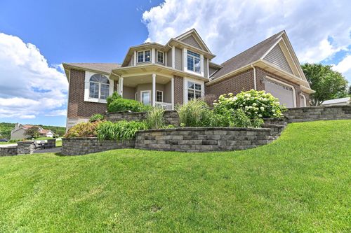 1299 Pheasant Ct, LAKE GENEVA, WI, 53147-1077 | Card Image