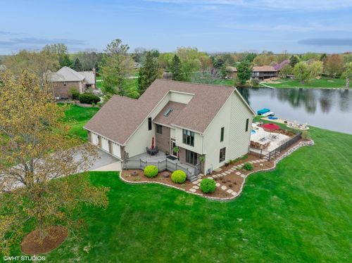 22846 W Lochanora Dr, Hawthorn Woods, IL, 60047-7529 | Card Image