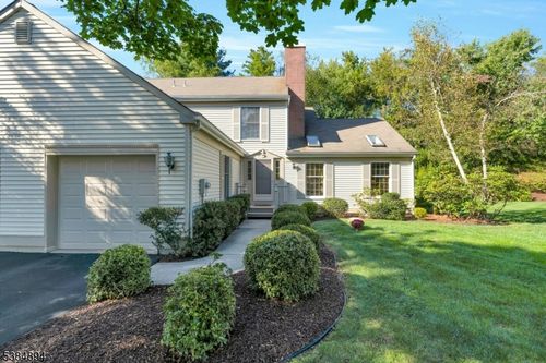 92 Commonwealth Dr, Basking Ridge, NJ, 07920-3094 | Card Image