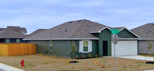 320 Wirecrested Dr, Lockhart, TX, 78644-5256 | Card Image