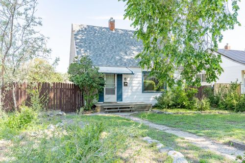 4 8 St Se, Medicine Hat, AB, T1A1L1 | Card Image