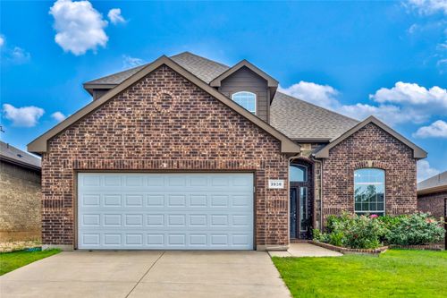 3936 Cloud Cover Rd, Roanoke, TX, 76262-3826 | Card Image