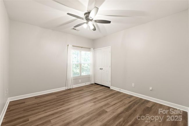 Nice sized guest room just off entrance | Image 19
