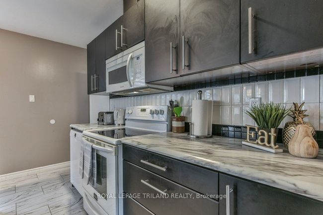 834 Viscount Rd, House other with 3 bedrooms, 2 bathrooms and 4 parking in London ON | Image 11