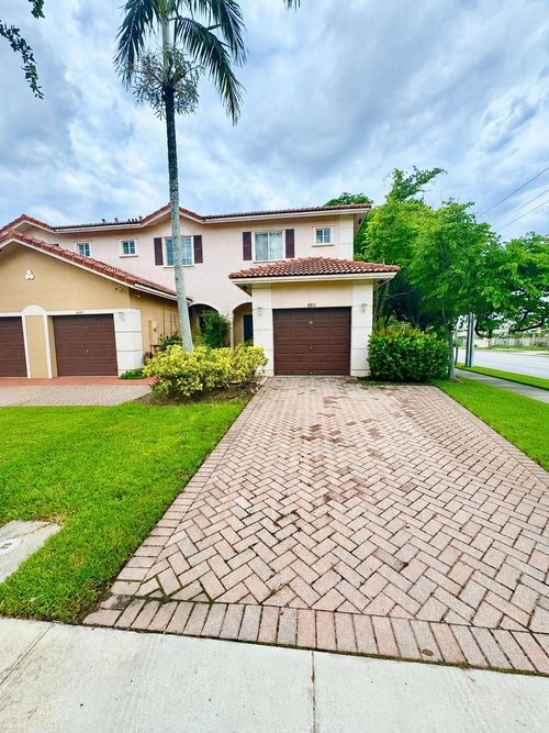 8851 N Isles Cir, Tamarac, FL, 33321-4452 | Card Image