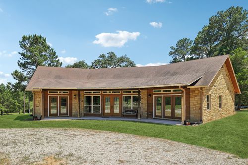 129 Country Air Dr, Bastrop, TX, 78602-5690 | Card Image