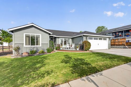 46 Terra Linda Ct, Eagle Point, OR, 97524-8635 | Card Image