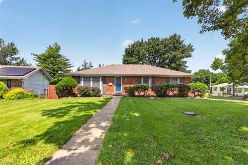9200 Wyandotte St, Kansas City, MO, 64114-3644 | Card Image