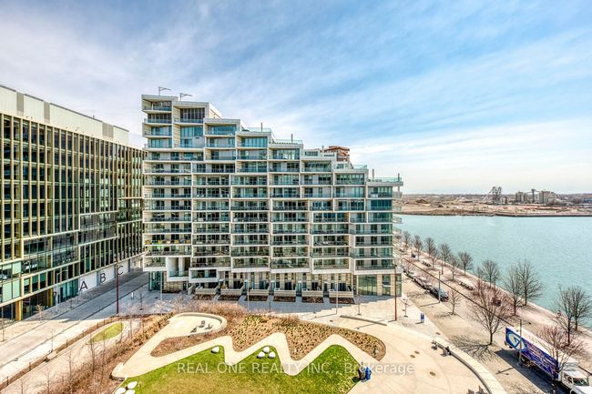 818 - 1 Edgewater Dr, Condo with 2 bedrooms, 3 bathrooms and null parking in Toronto ON | Image 23