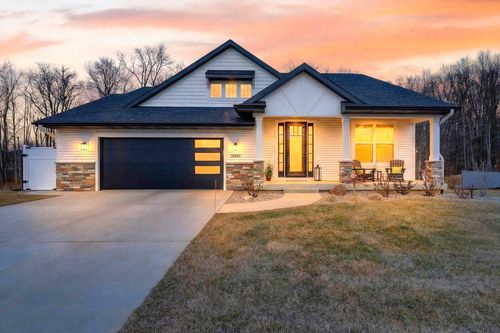 88-10597 Sharon Lee Ln, Portage, MI, 49024-6817 | Card Image