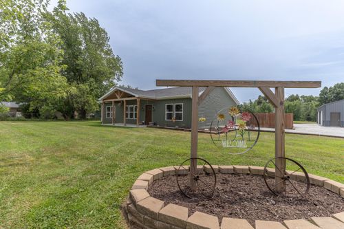 2924 E Benson Rd, STURGEON, MO, 65284-9816 | Card Image