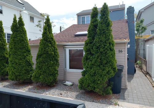 16 Cyrus Ave, Brooklyn, NY, 11229-6067 | Card Image