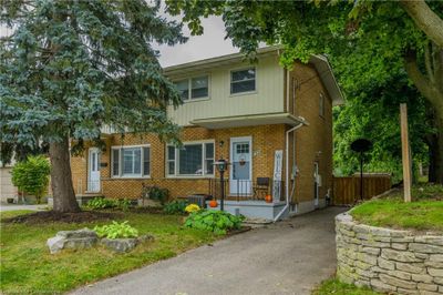 309 Spadina Rd E, House other with 3 bedrooms, 1 bathrooms and 4 parking in Kitchener ON | Image 2