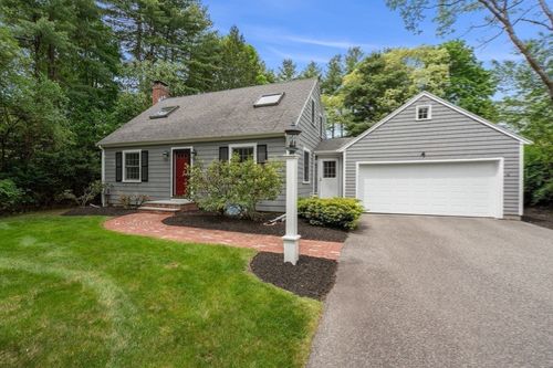 4 Park Ave, Dover, MA, 02030-2246 | Card Image