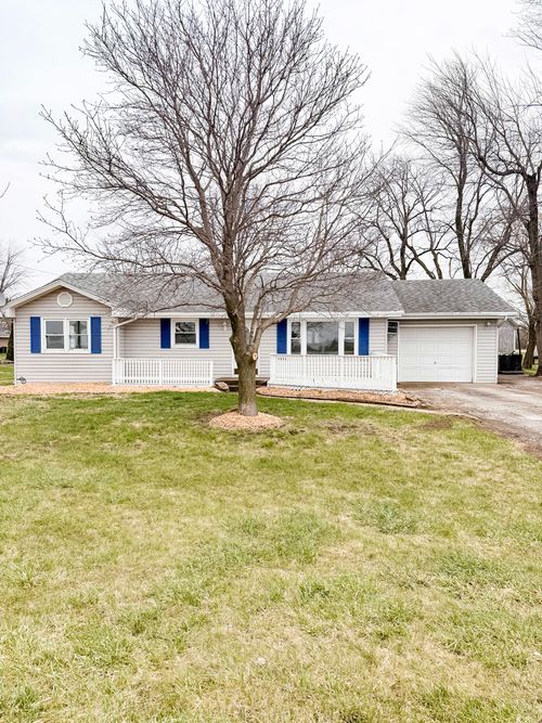 2308 N 2010 East Rd, Watseka, IL, 60970-6057 | Card Image