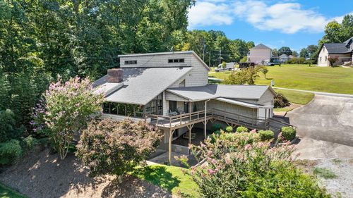 3910 6th St Nw, Hickory, NC, 28601-8041 | Card Image