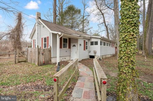4 Creek Ln, MOUNT HOLLY, NJ, 08060-9741 | Card Image