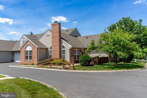 18 Woolsey Ct, PENNINGTON, NJ, 08534-1426 | Card Image