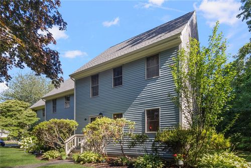 6-167 Winter St, South Kingstown, RI, 02879-3400 | Card Image