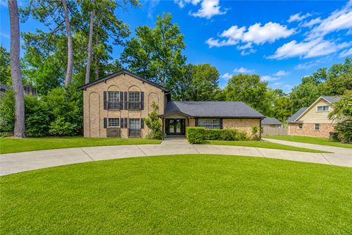 814 Stone Mountain Dr, Conroe, TX, 77302-3832 | Card Image