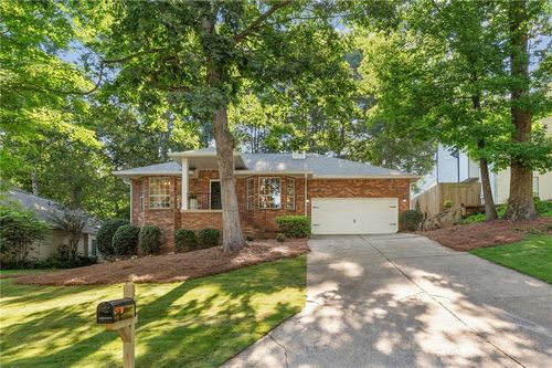 365 E Willow Run, Johns Creek, GA, 30022-5738 | Card Image