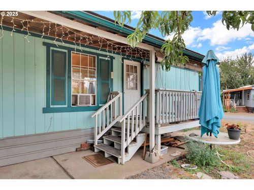 12-91052 S Willamette St, Coburg, OR, 97408-9430 | Card Image