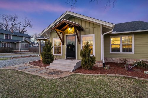 110 E Houston St, Leonard, TX, 75452-2516 | Card Image