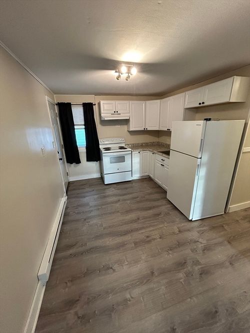 apt-b-148 Charlton St, Southbridge, MA, 01550-1969 | Card Image