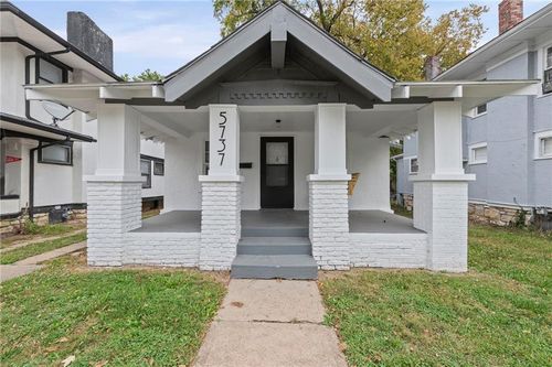 5737 Virginia Ave, Kansas City, MO, 64110-2855 | Card Image