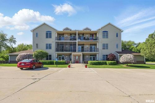 unit-4-1871 Stone Gate Cir, Davenport, IA, 52807-1146 | Card Image