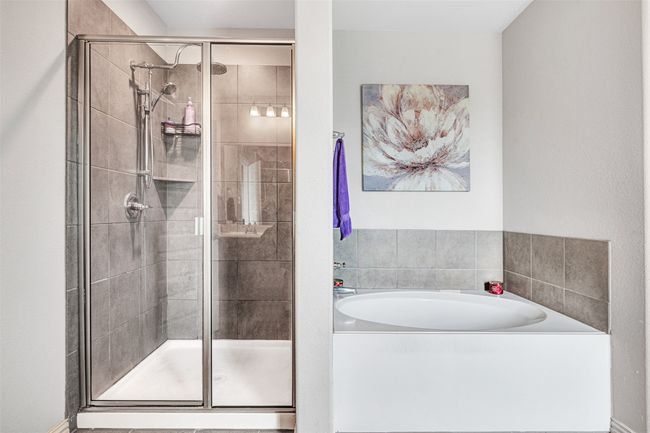 Primary En-suite Bath | Image 21