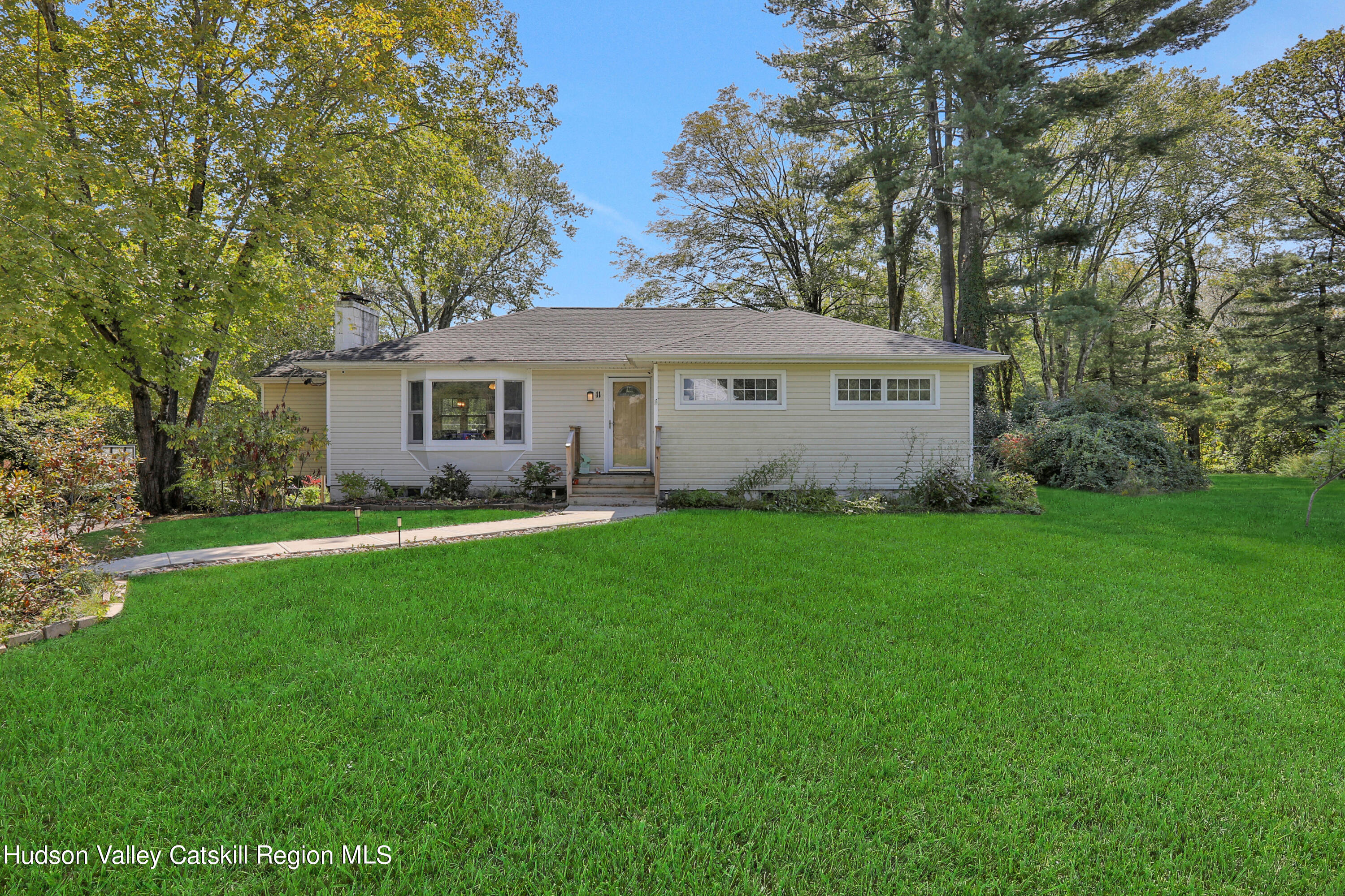 Gilbert Dr, Hyde Park, NY 12538