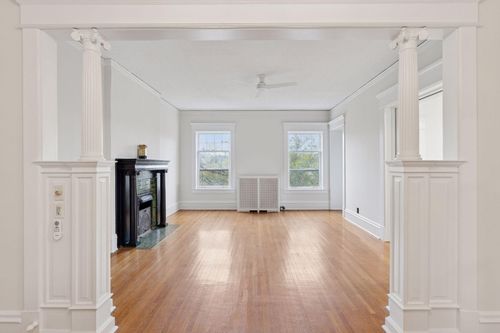 3ee-614 Grand Ave, Saint Paul, MN, 55102-5613 | Card Image