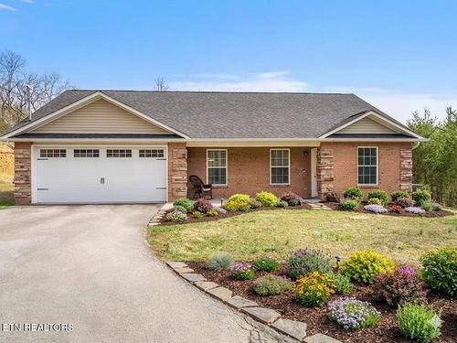 1250 Tramel Rd, Sevierville, TN, 37862-4633 | Card Image