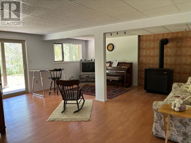 1374 Highway 3 B, House other with 5 bedrooms, 2 bathrooms and 4 parking in Montrose BC | Image 17